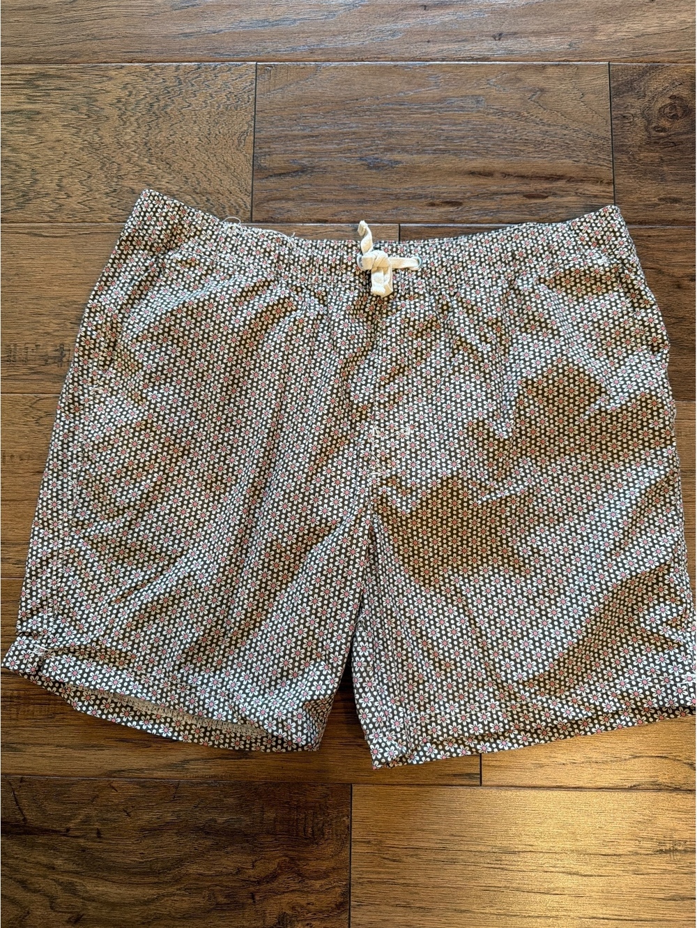 Johnnie-O Men's XL Floral Print Swim Trunks with Elastic Waistband